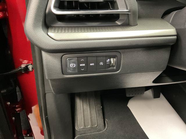 New 2026 Chevrolet Traverse LT w/ Sun and Wheel Package AWD/4WD image 13