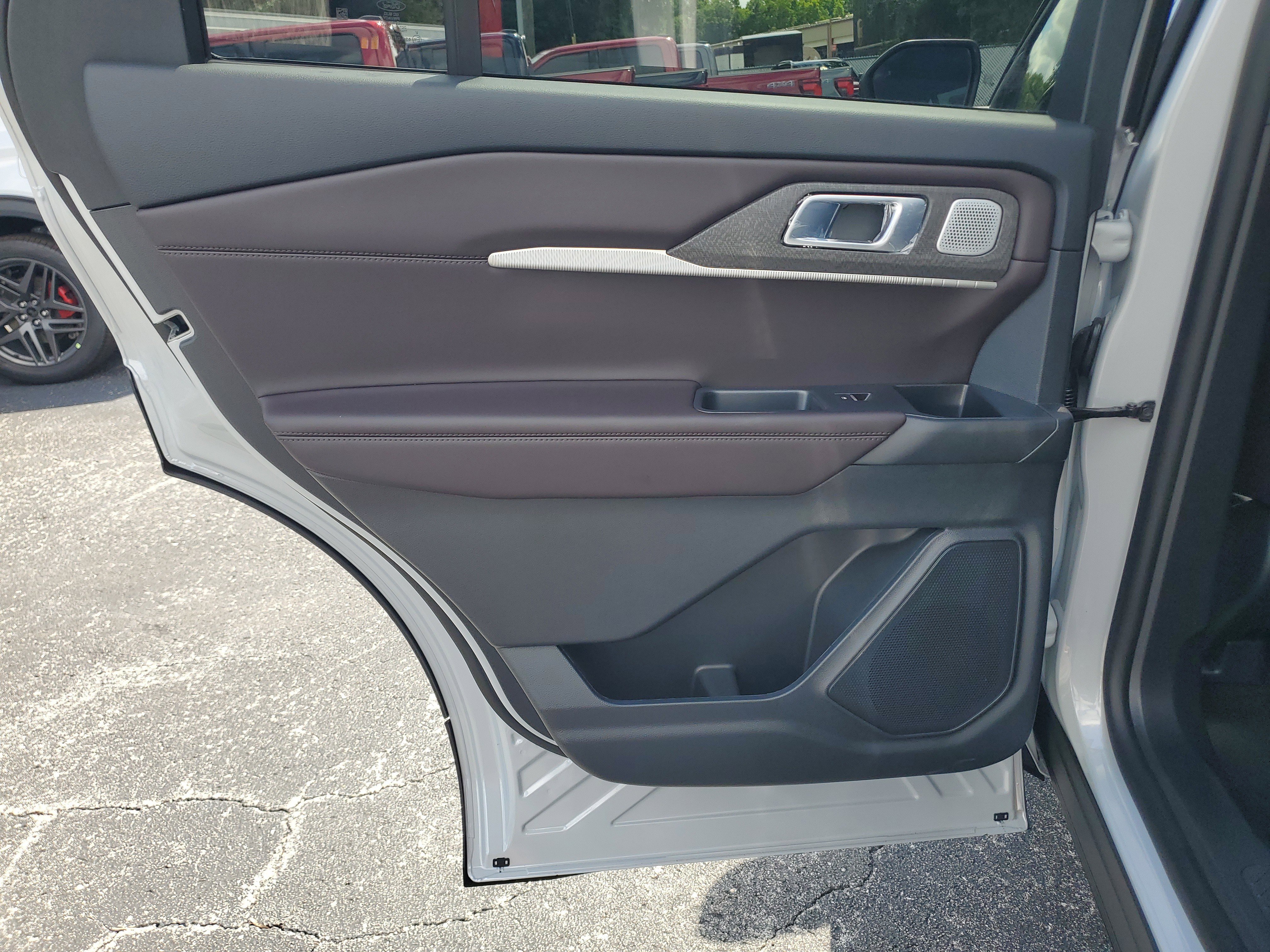 New 2026 Ford Explorer Platinum RWD image 11