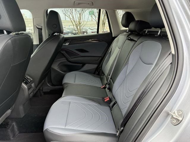 Used 2025 Volkswagen Tiguan SE image 24