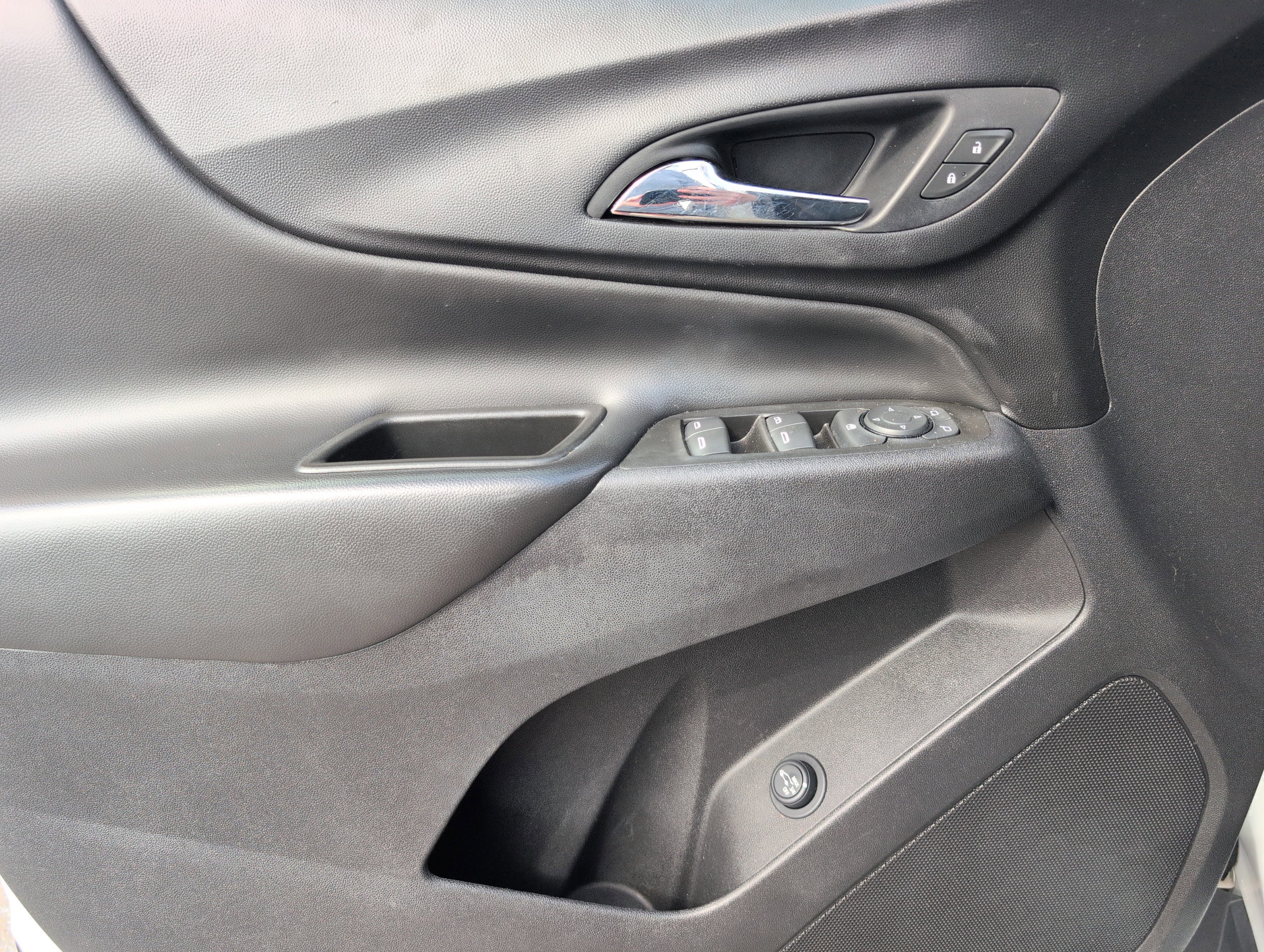 Used 2021 Chevrolet Equinox LT image 16