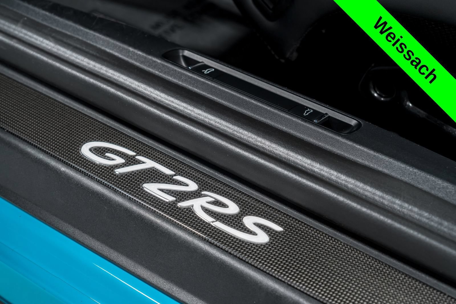 Used 2018 Porsche 911 GT2 RS w/ Weissach Package RWD image 11