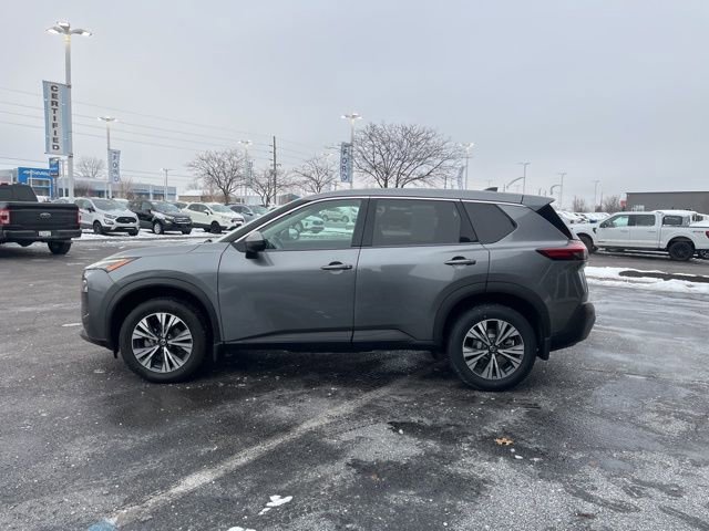 Used 2021 Nissan Rogue SV image 3