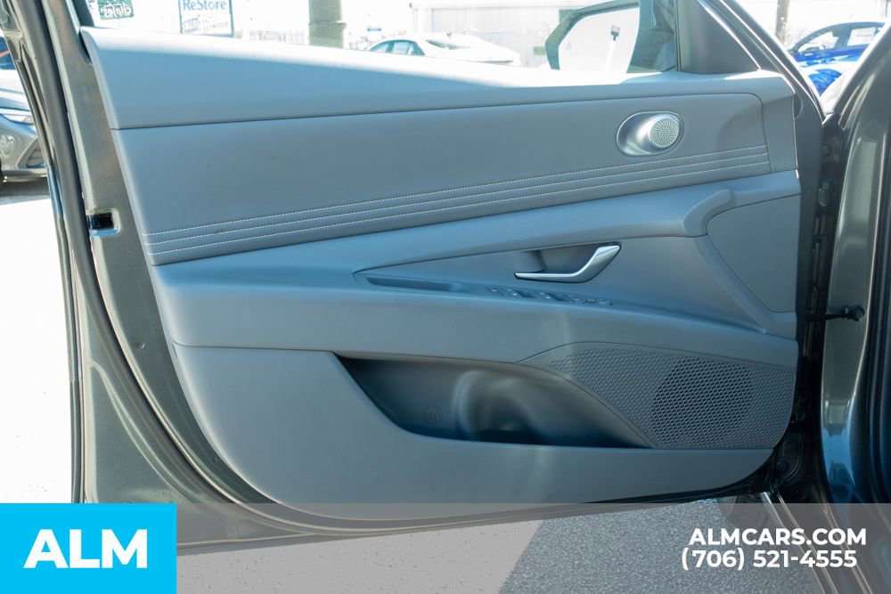 Used 2025 Hyundai Elantra Sport FWD image 20