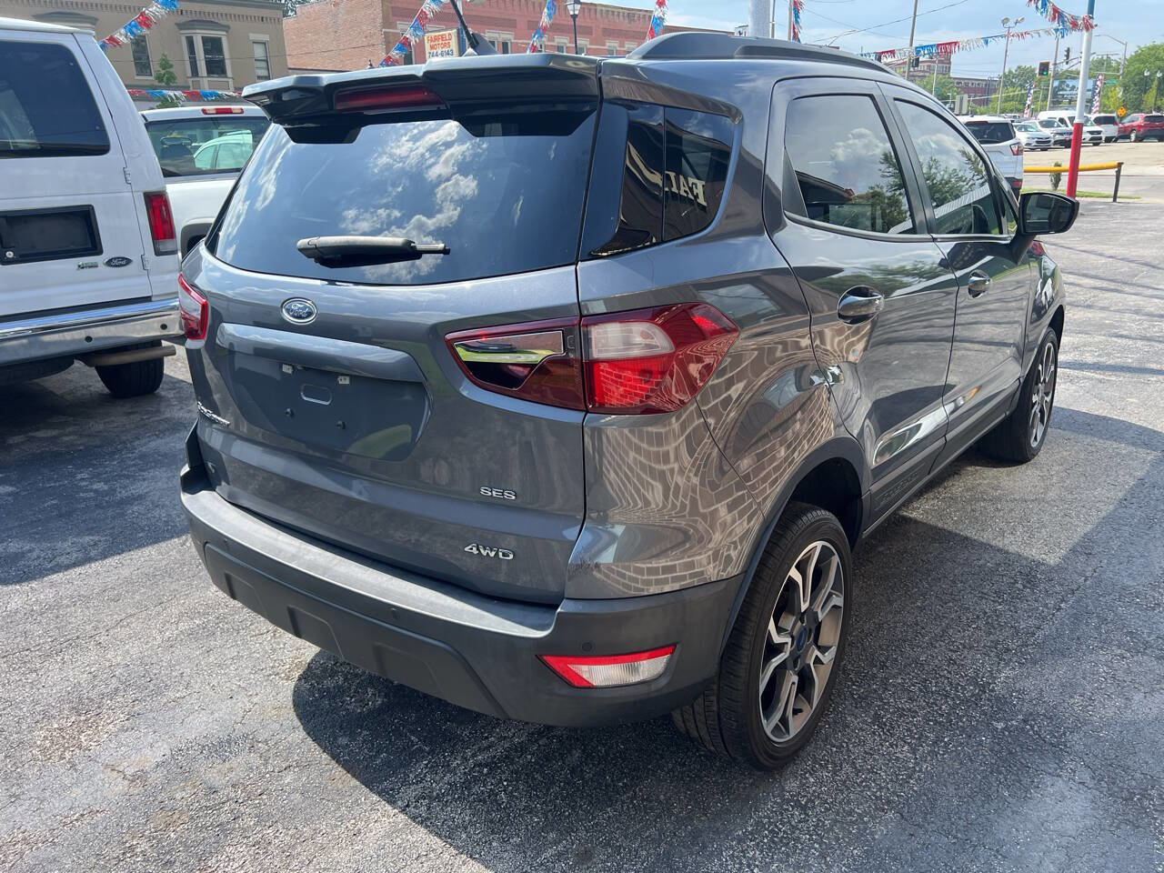 Used 2020 Ford EcoSport SES image 4