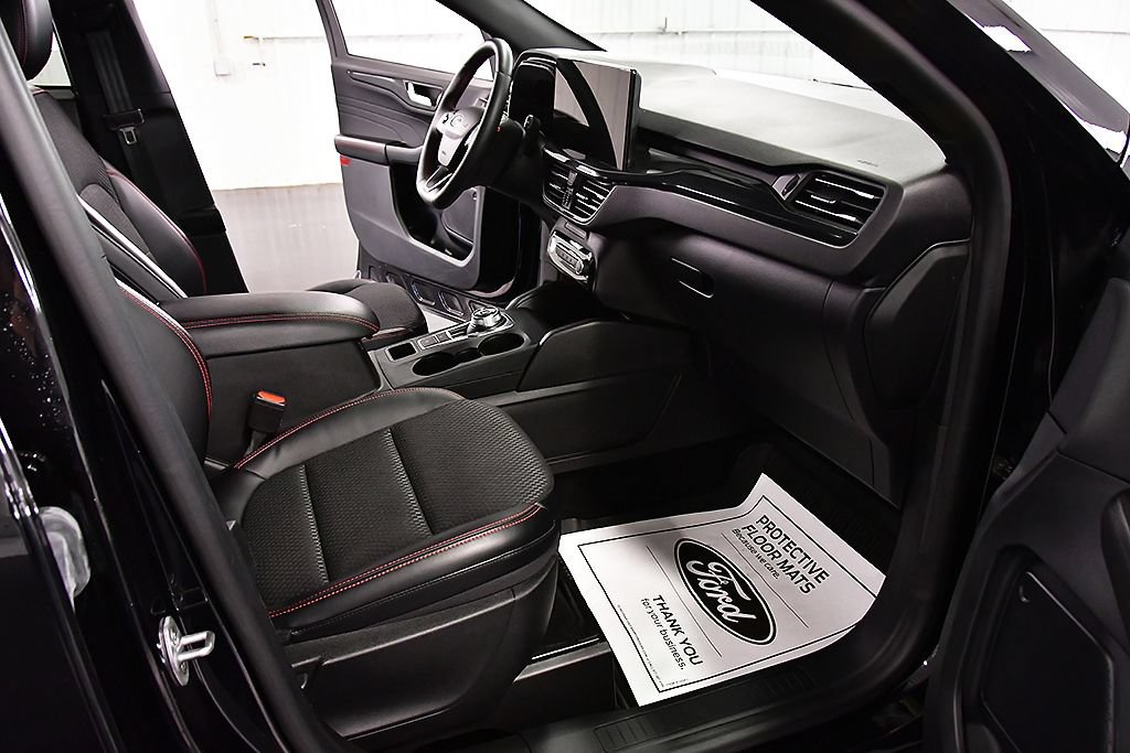 Used 2024 Ford Escape ST-Line w/ Tech Pack #1 AWD/4WD image 28