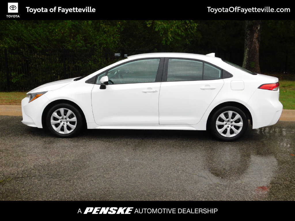 Used 2025 Toyota Corolla LE FWD image 8