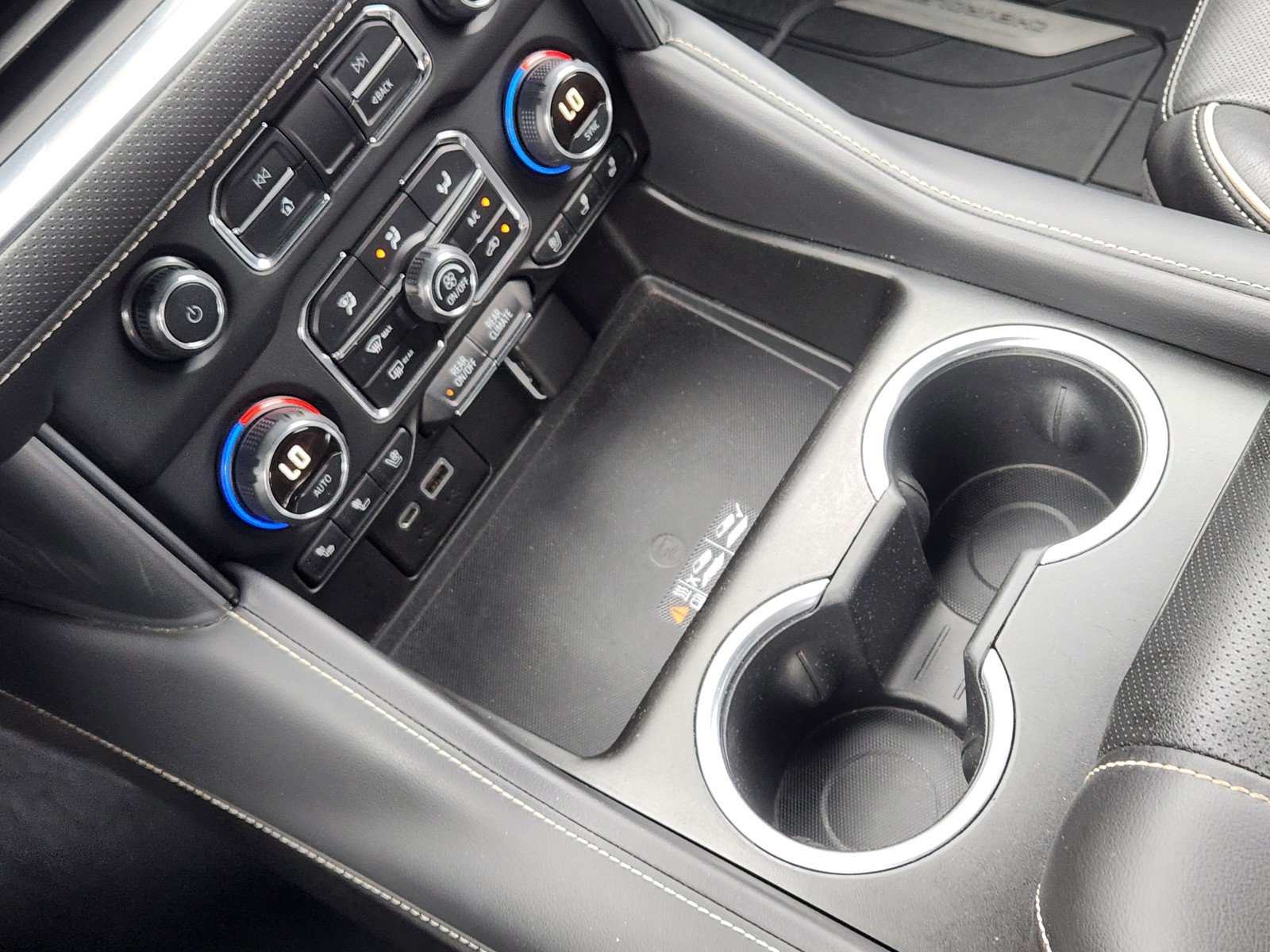 Used 2021 Chevrolet Tahoe Premier RWD image 16