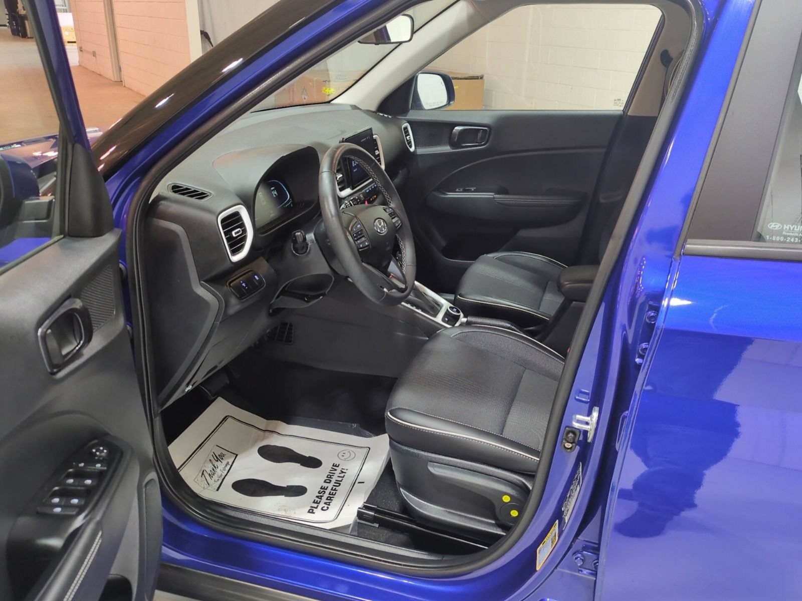 Certified 2023 Hyundai Venue Limited w/ Cargo Package FWD image 15