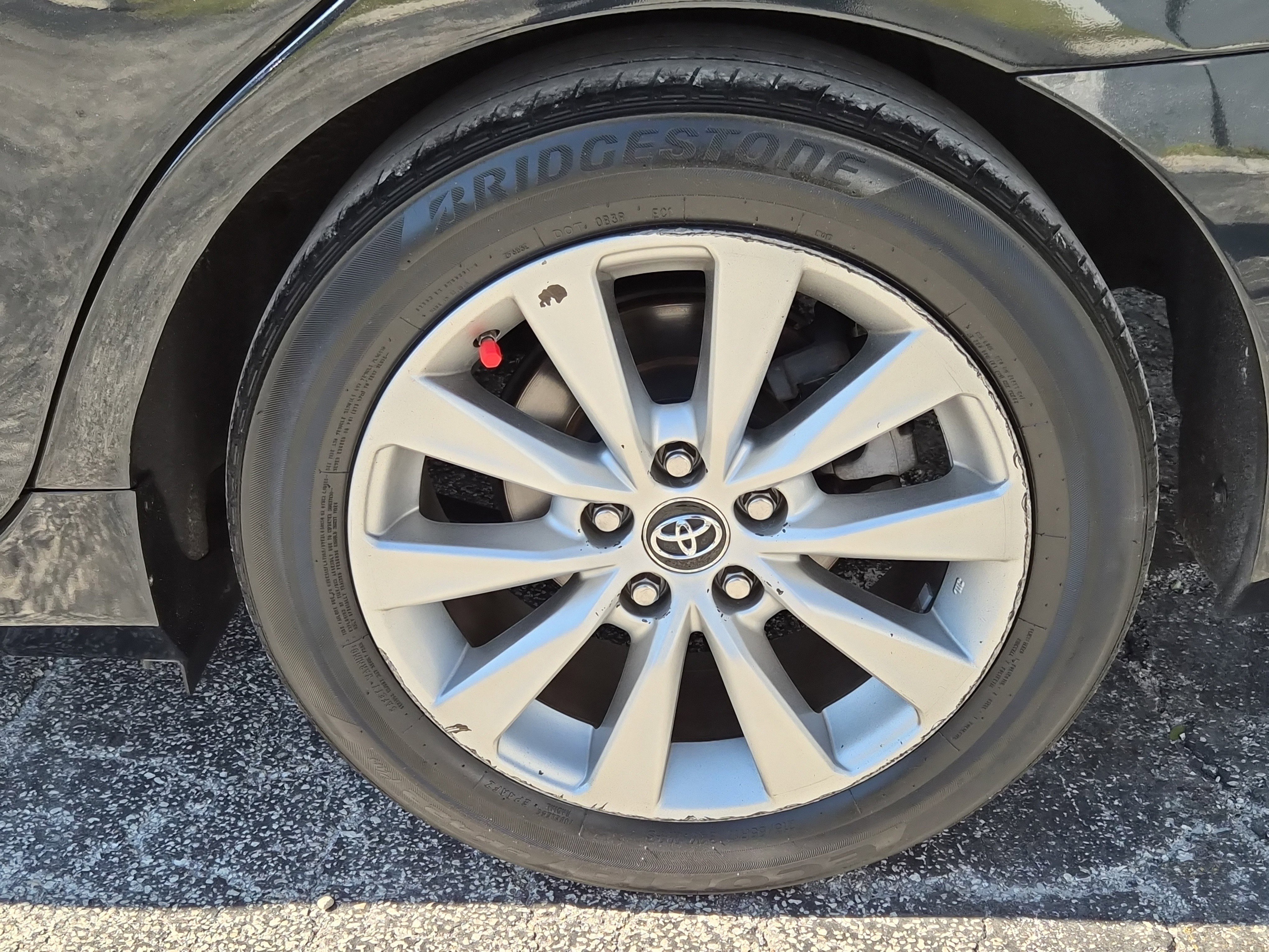 Used 2016 Toyota Camry XLE w/ Moonroof Package image 10