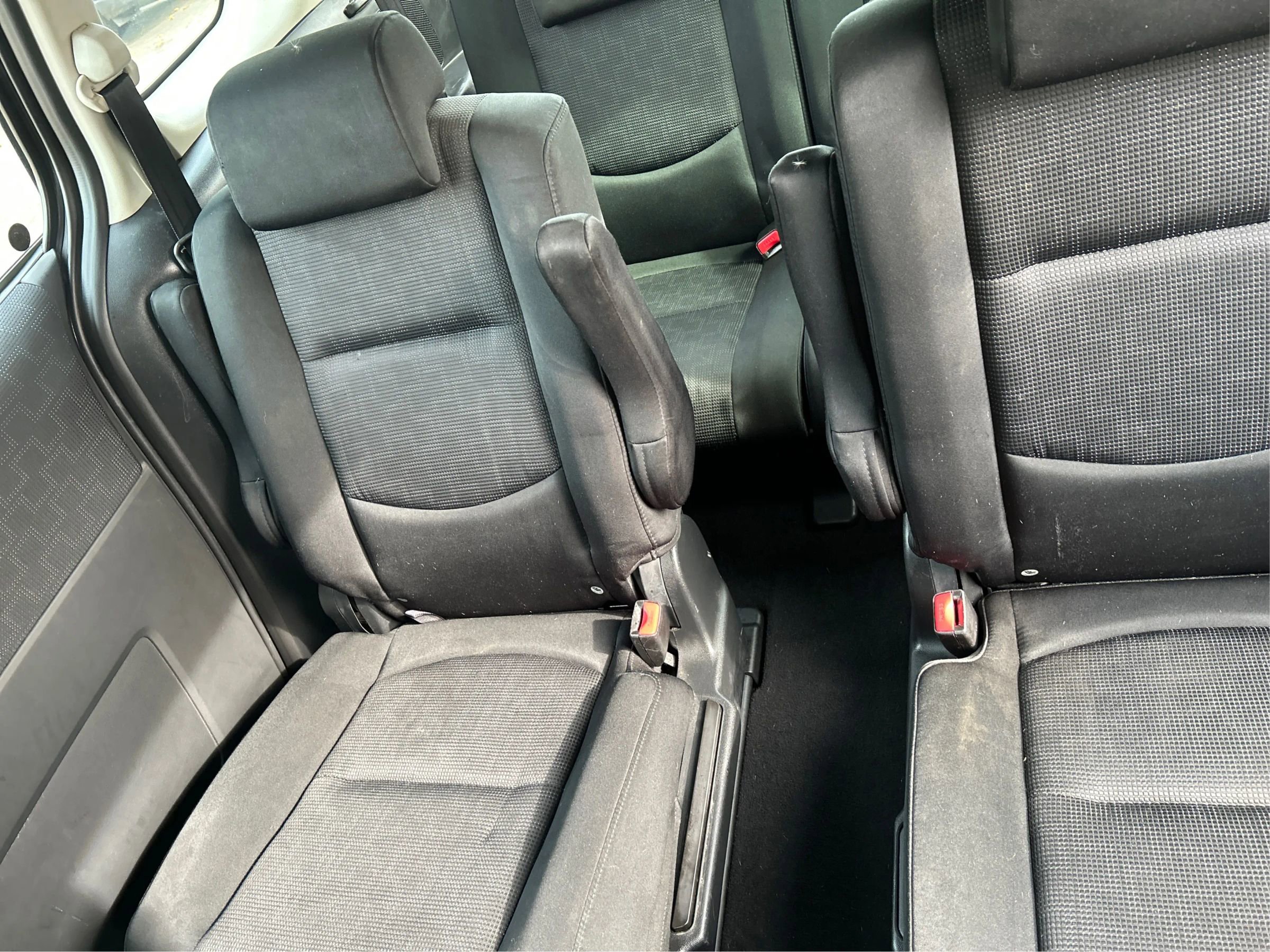 Used 2008 MAZDA MAZDA5 Sport FWD image 26