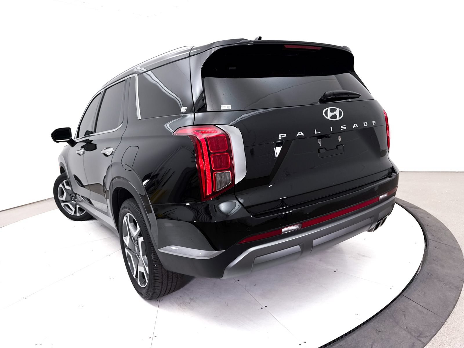 Used 2025 Hyundai Palisade SEL FWD image 12