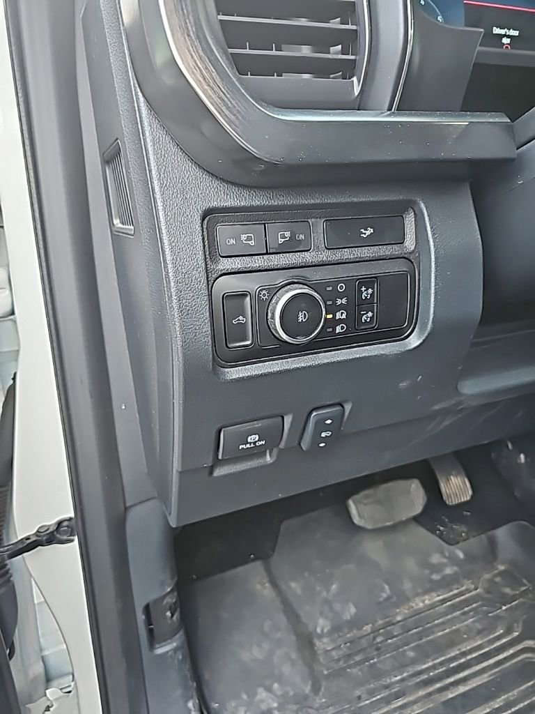 Used 2024 Ford F250 Lariat w/ Tremor Off-Road Package AWD/4WD image 16