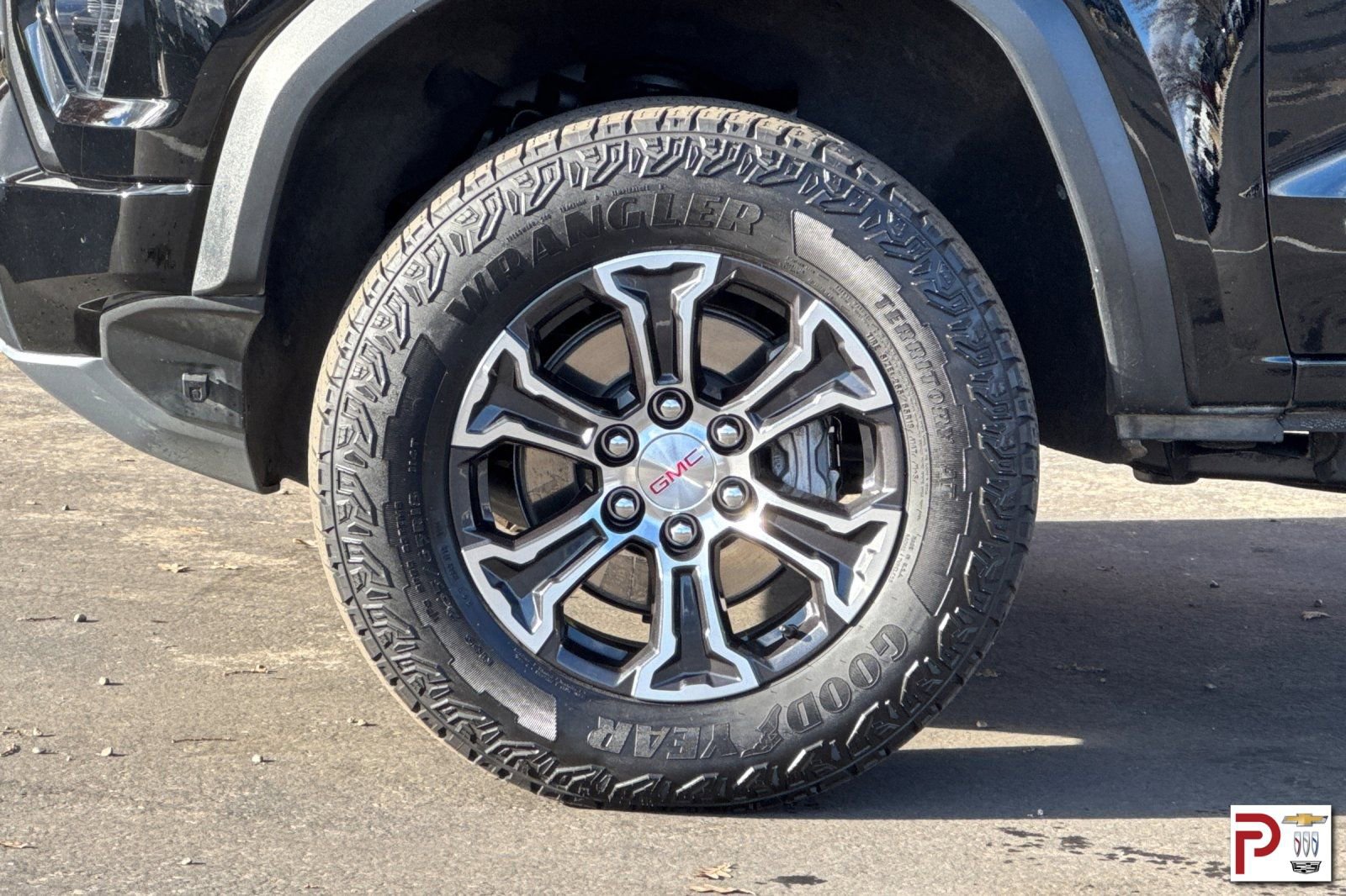 Used 2024 GMC Canyon AT4 w/ Technology Package image 31