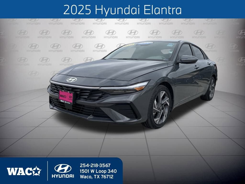 Used 2025 Hyundai Elantra SEL image 1
