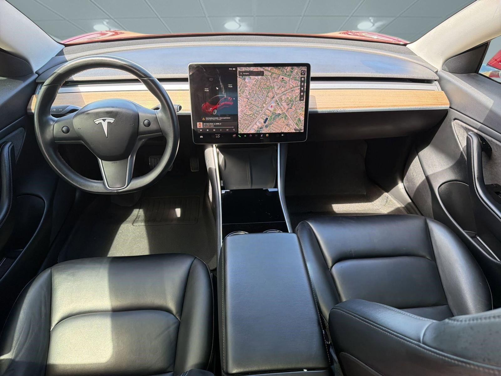 Used 2018 Tesla Model 3 Long Range image 17