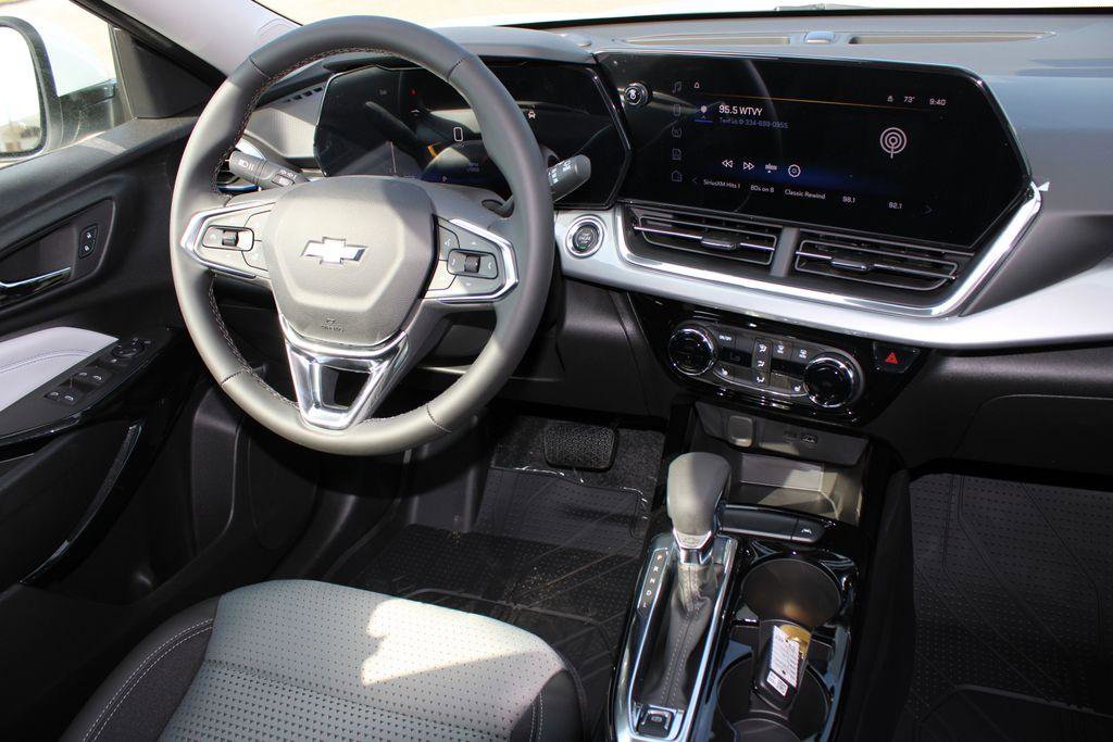 New 2026 Chevrolet Trax LT image 8