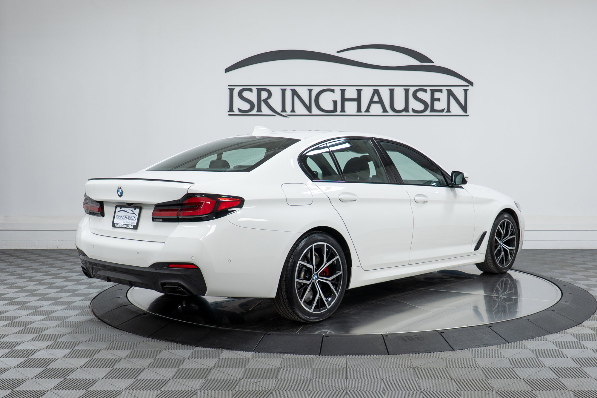 Used 2023 BMW 540i xDrive w/ M Sport Package image 5