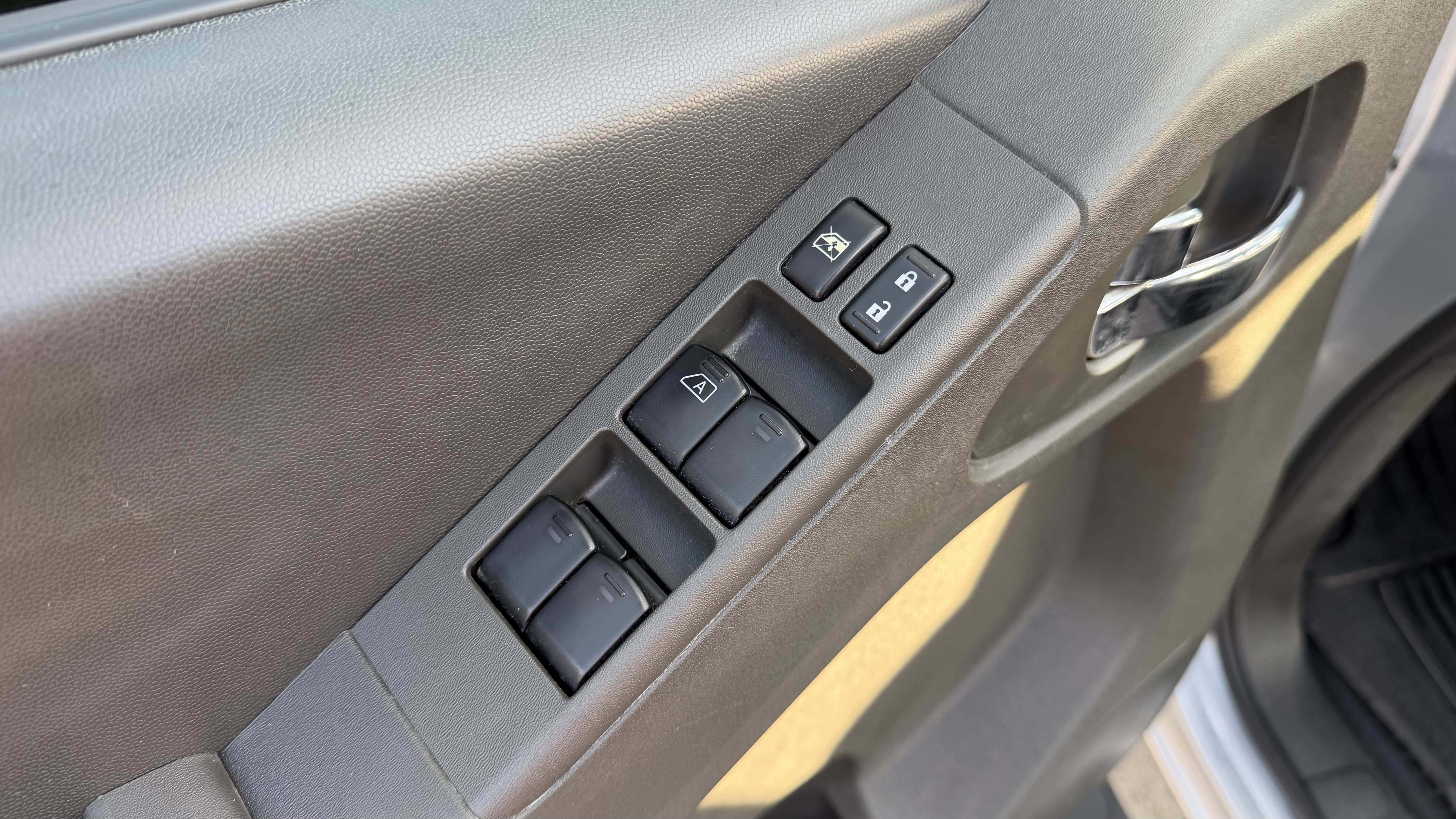 Used 2019 Nissan Frontier PRO-4X image 17