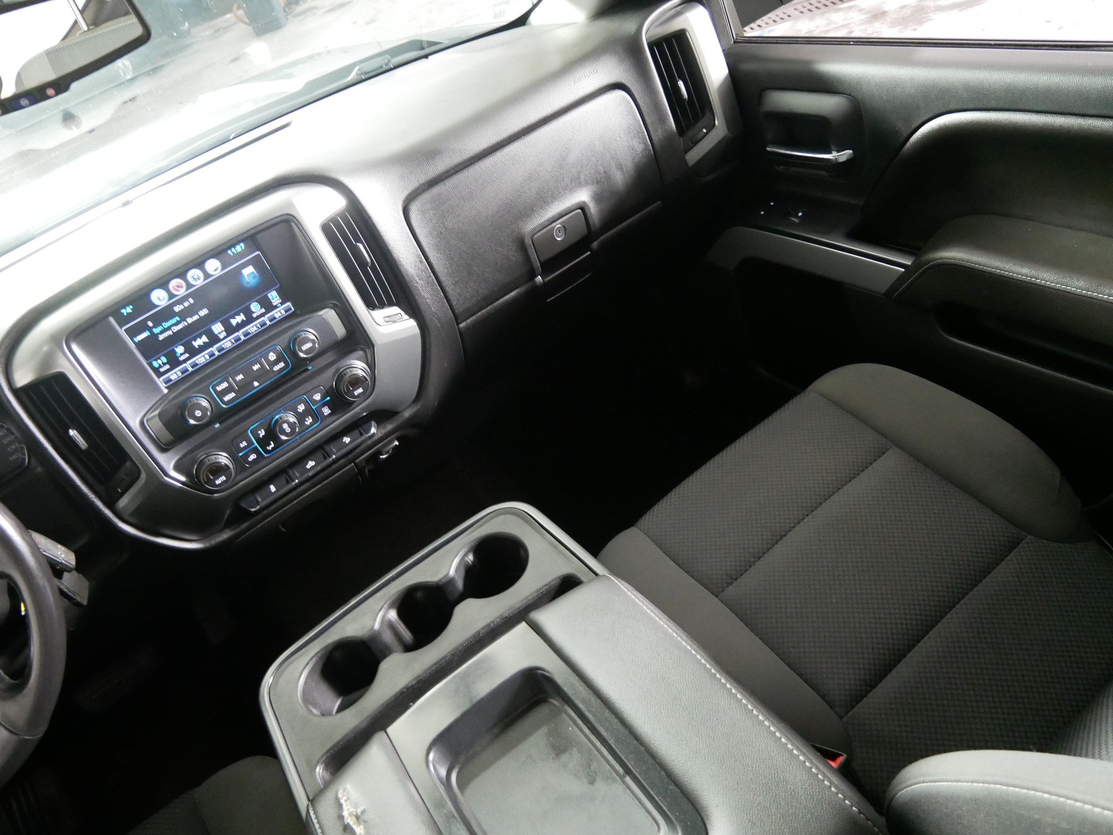Used 2017 Chevrolet Silverado 1500 LT w/ All Star Edition AWD/4WD image 11