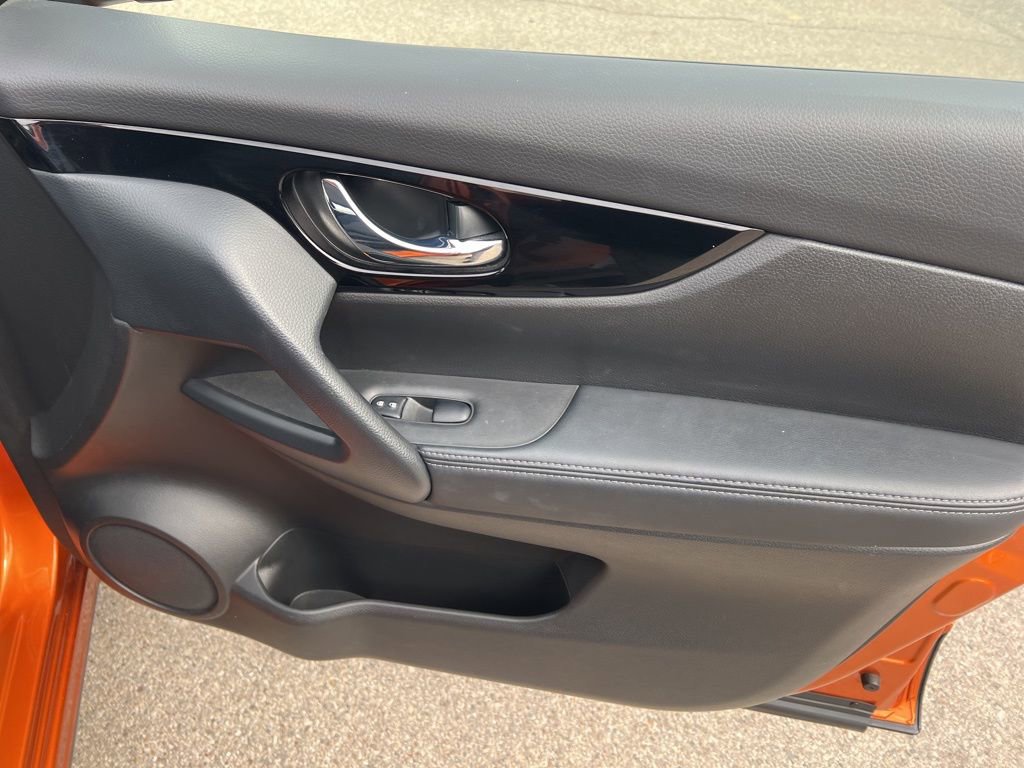 Used 2020 Nissan Rogue Sport SV w/ All-Weather Package image 22