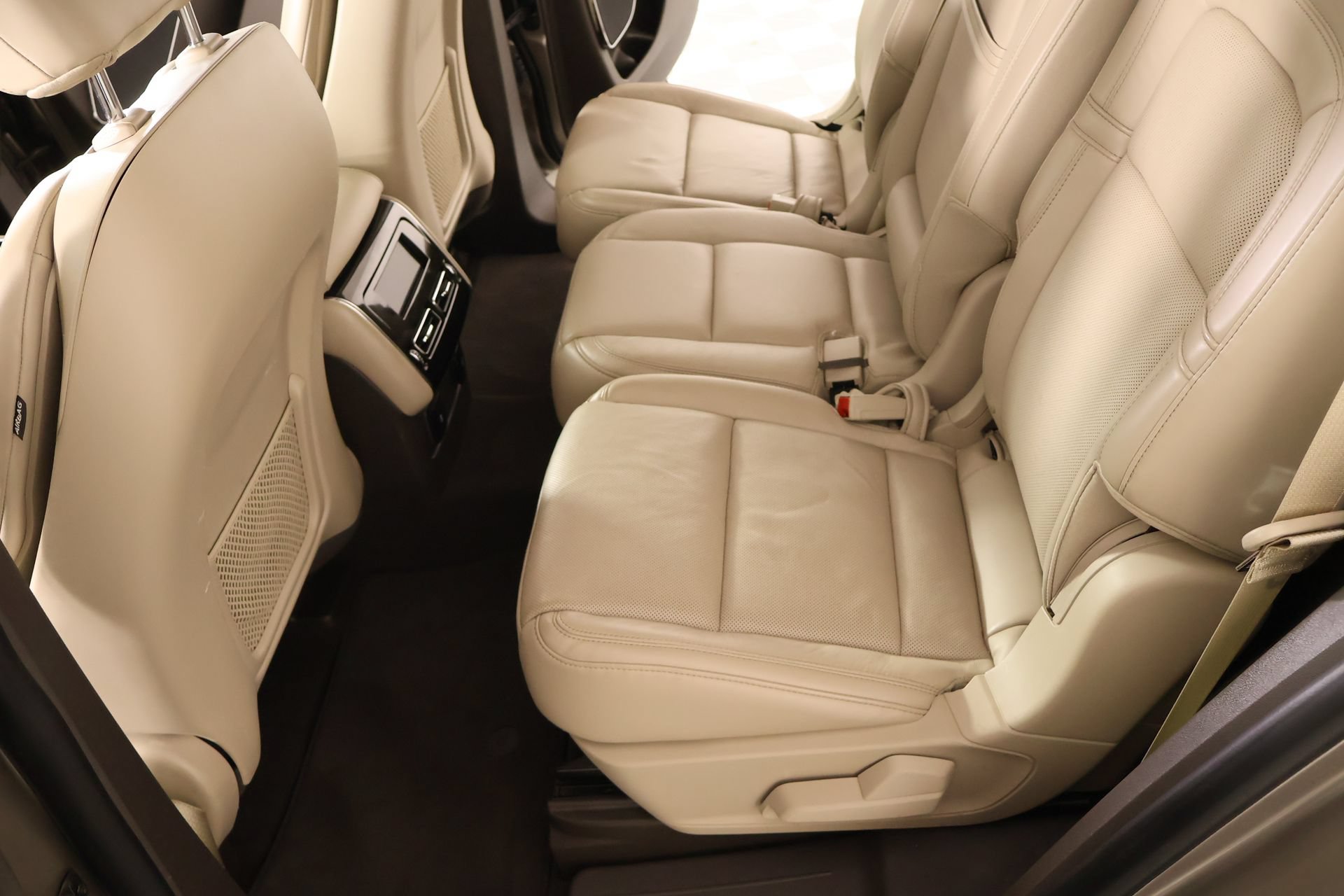 Used 2021 Lincoln Aviator Grand Touring w/ Elements Package Plus AWD/4WD image 12
