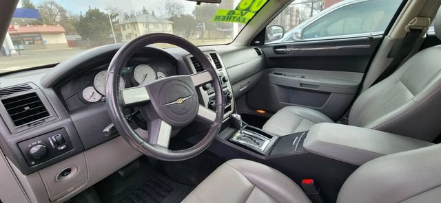 Used 2006 Chrysler 300 Touring w/ Sound Group RWD image 6