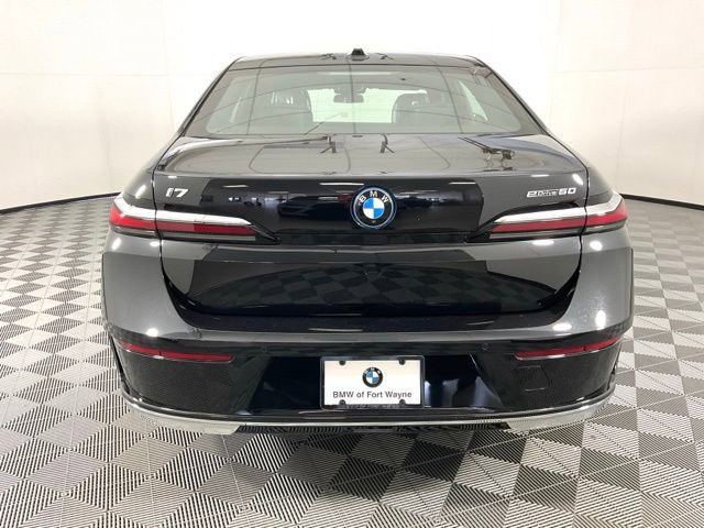 Used 2024 BMW i7 eDrive50 RWD image 5