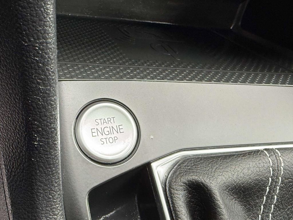 Used 2022 Volkswagen Taos SE image 22