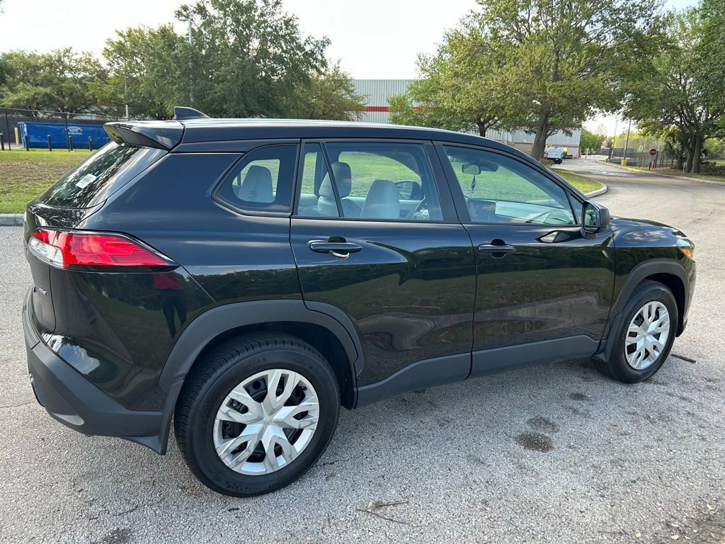 Used 2025 Toyota Corolla Cross L image 5