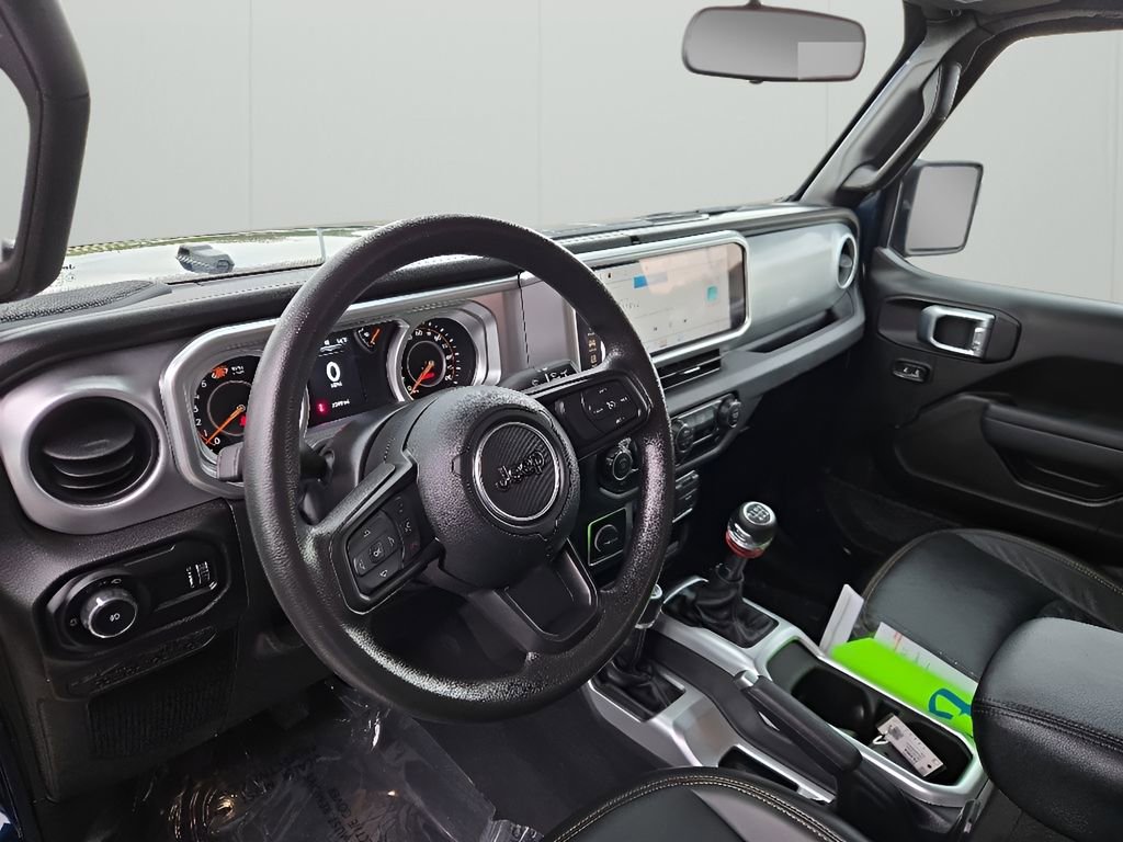 Used 2025 Jeep Wrangler Sport AWD/4WD image 11