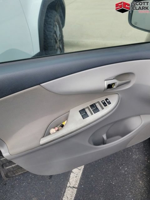Used 2012 Toyota Corolla LE FWD image 5