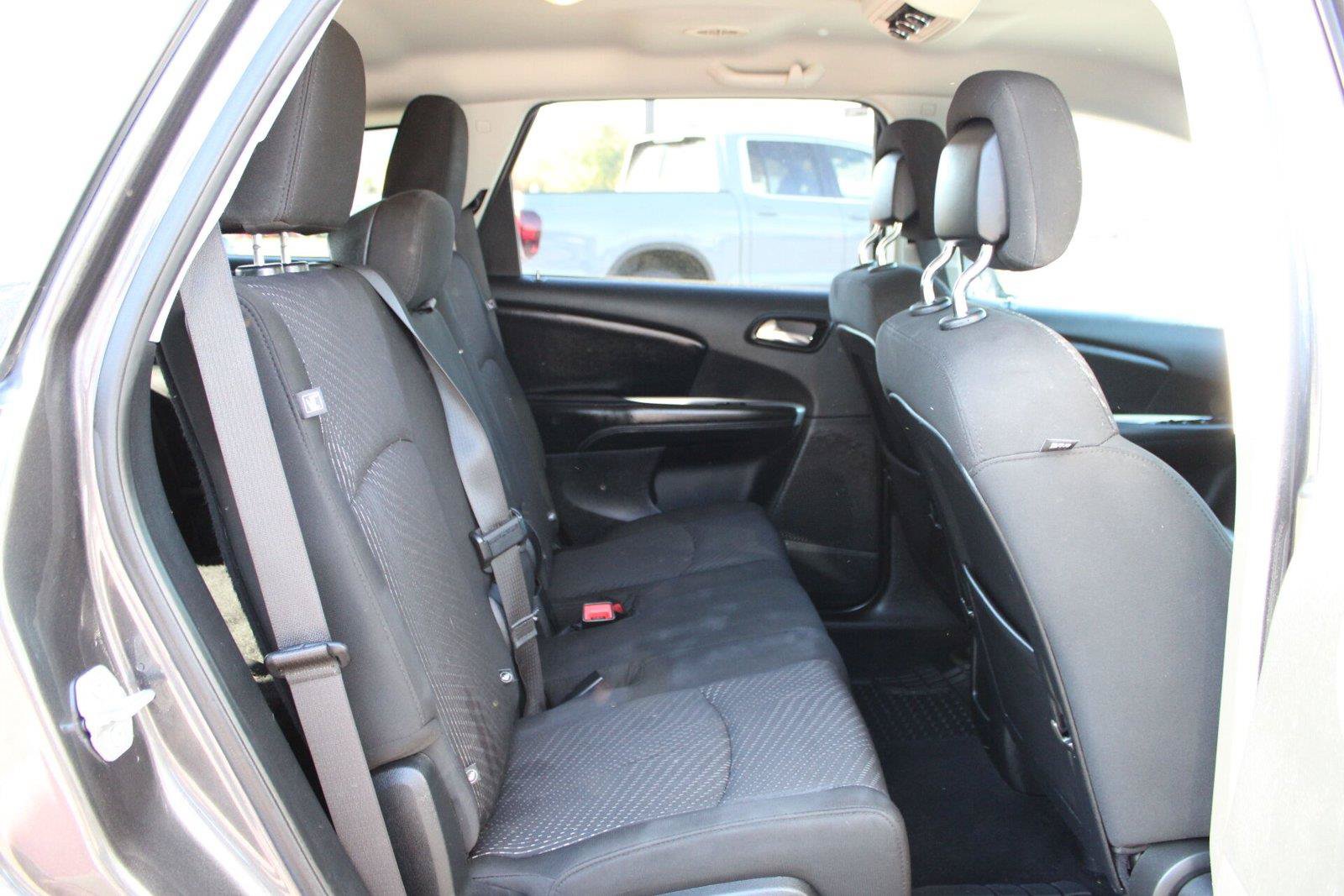 Used 2020 Dodge Journey SE w/ SE Popular Equipment Group FWD image 14