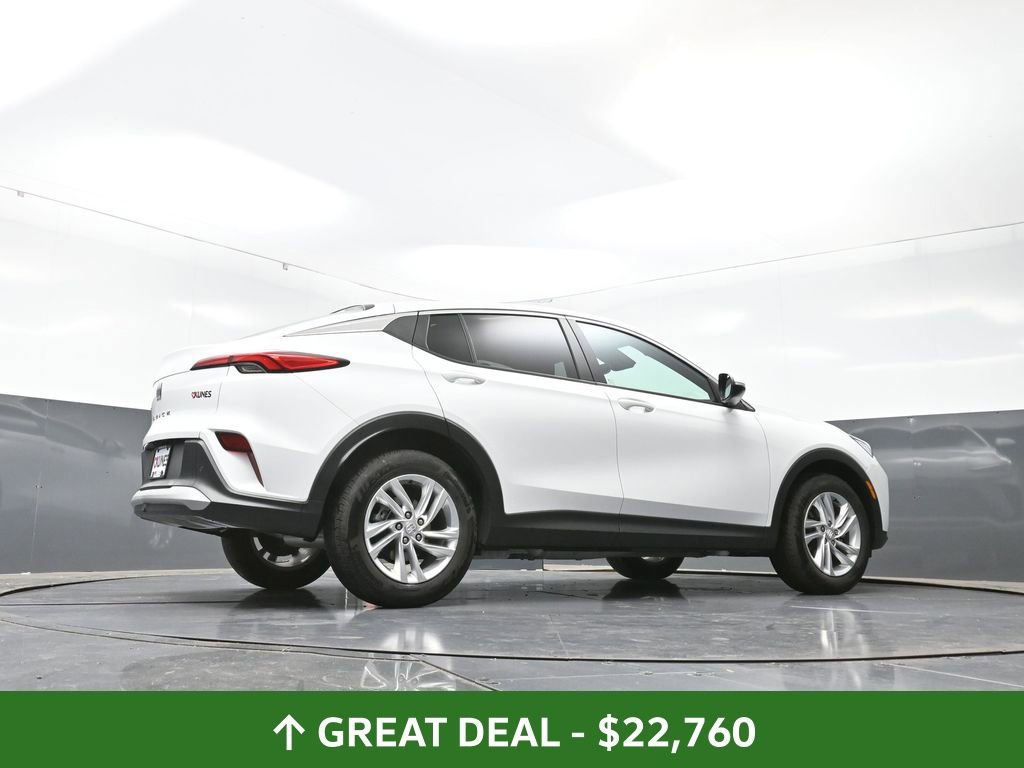 Used 2025 Buick Envista Preferred image 49