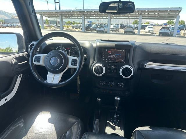Used 2015 Jeep Wrangler Unlimited Sahara AWD/4WD image 16