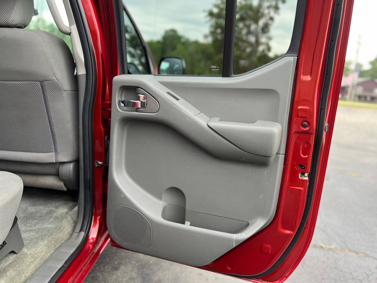 Used 2016 Nissan Frontier SV AWD/4WD image 33