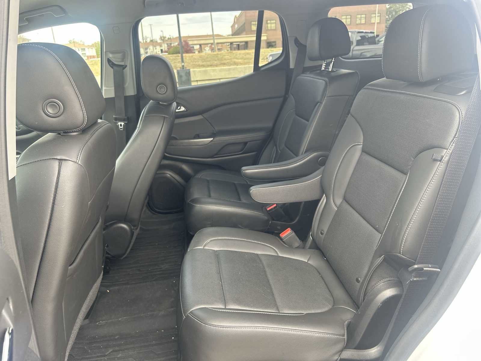 Used 2023 GMC Acadia SLT w/ Elevation Edition image 25