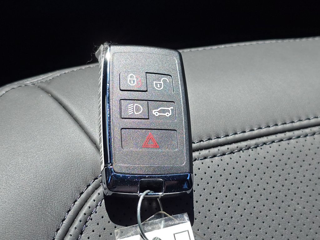 New 2026 Land Rover Defender 110 X-Dynamic SE AWD/4WD image 34