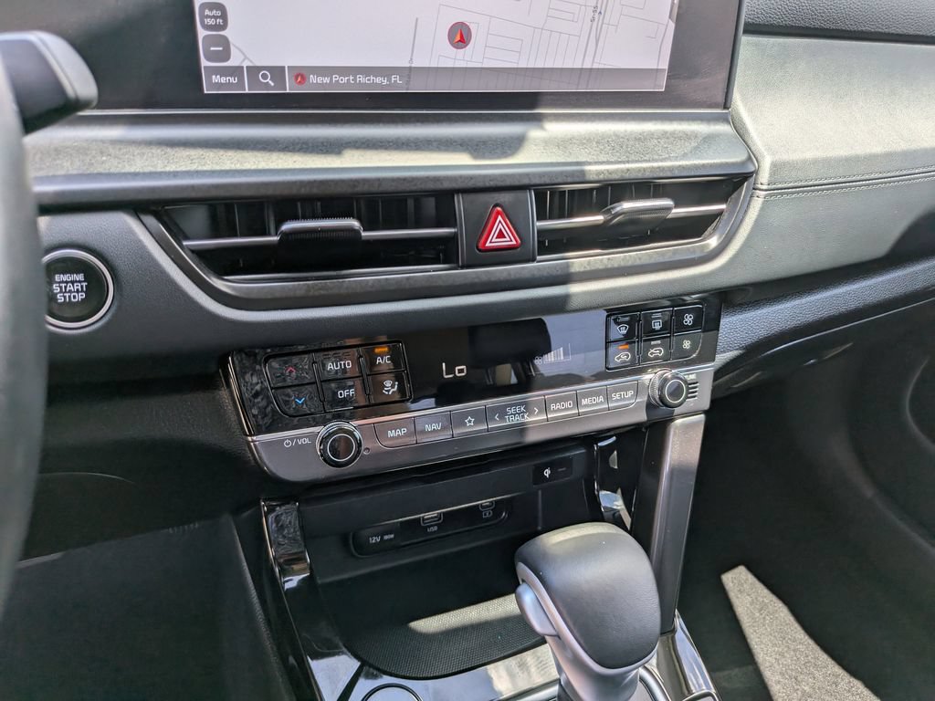 Certified 2025 Kia Seltos EX w/ EX Sunroof Package FWD image 24