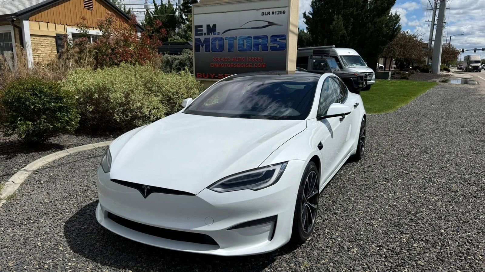 Used 2022 Tesla Model S Standard Range AWD/4WD image 1