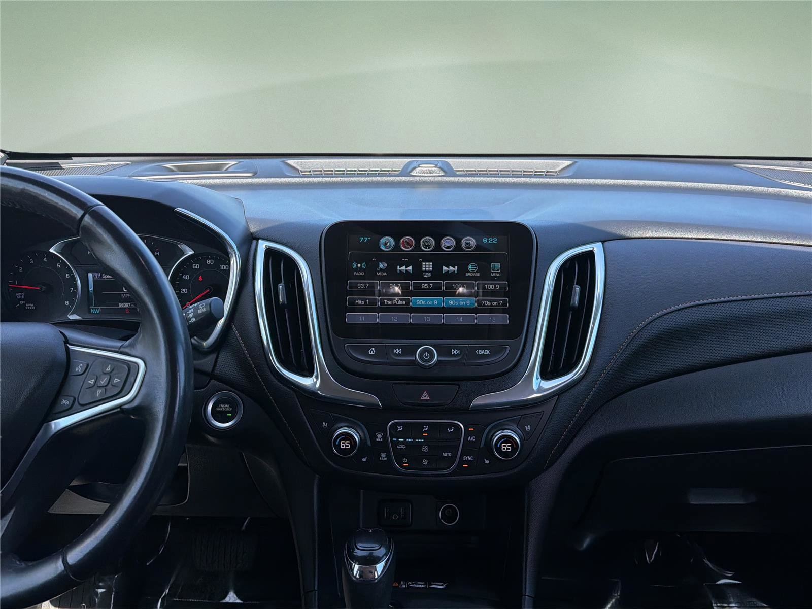 Used 2018 Chevrolet Equinox Premier AWD/4WD image 10