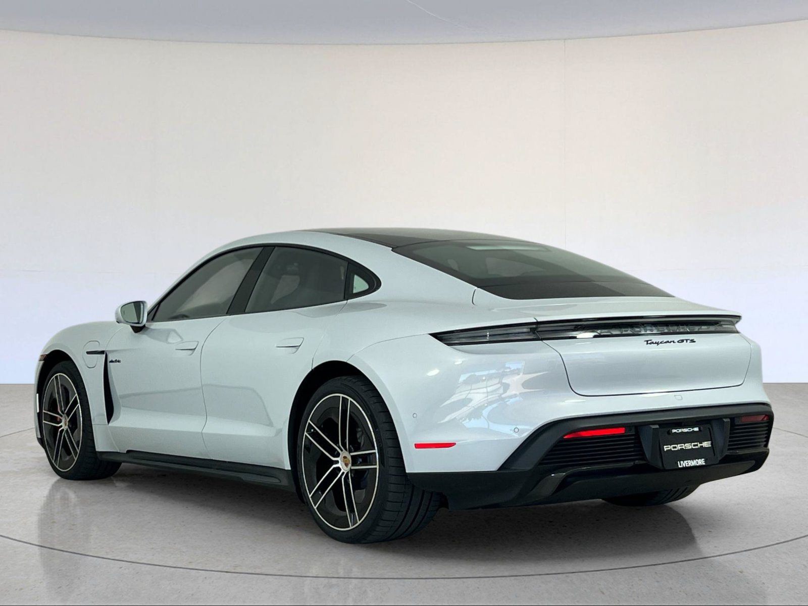 New 2026 Porsche Taycan GTS AWD/4WD image 3