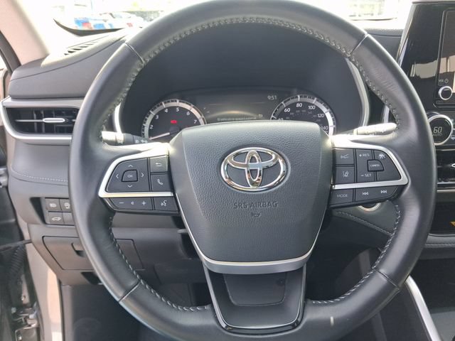 Used 2026 Toyota Highlander XLE AWD/4WD image 16