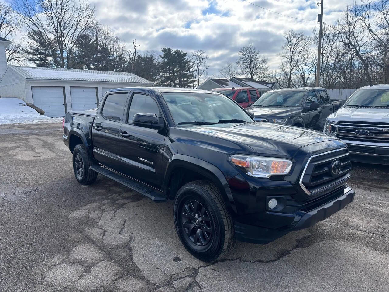 Used 2020 Toyota Tacoma SR5 image 3