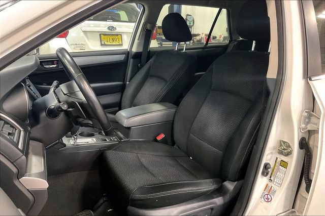 Used 2017 Subaru Outback 2.5i Premium AWD/4WD image 25