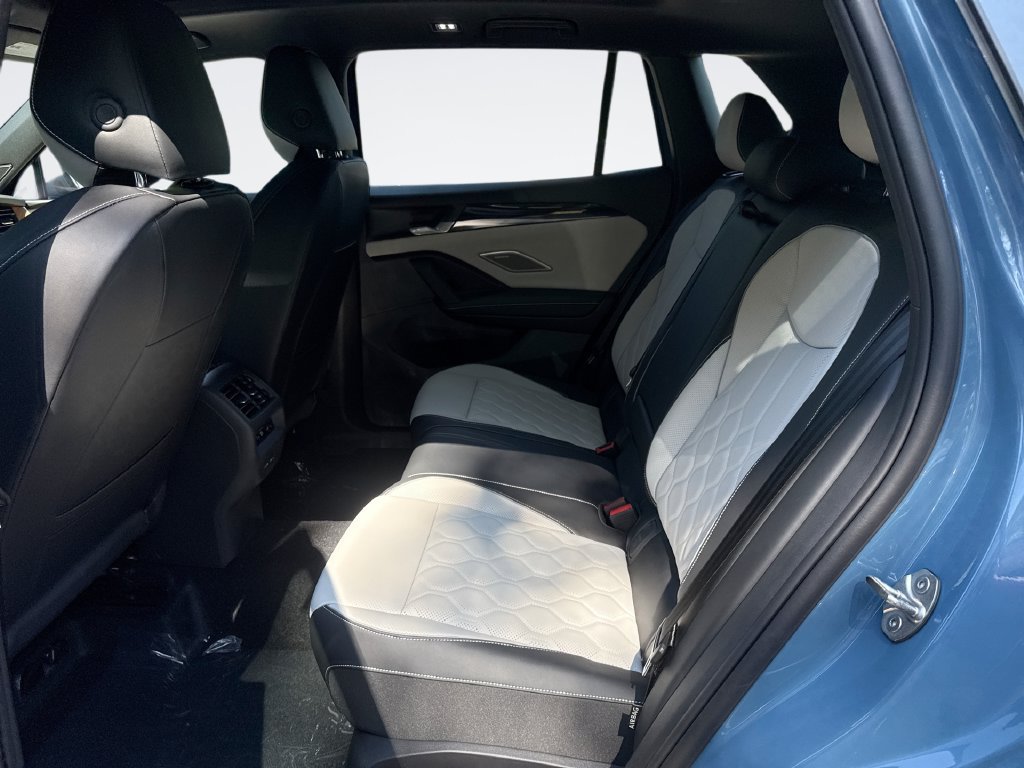 New 2026 Volkswagen Tiguan SEL R-Line AWD/4WD image 25