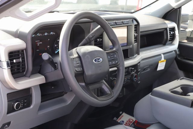 Used 2024 Ford F550 4x4 Regular Cab Super Duty image 17