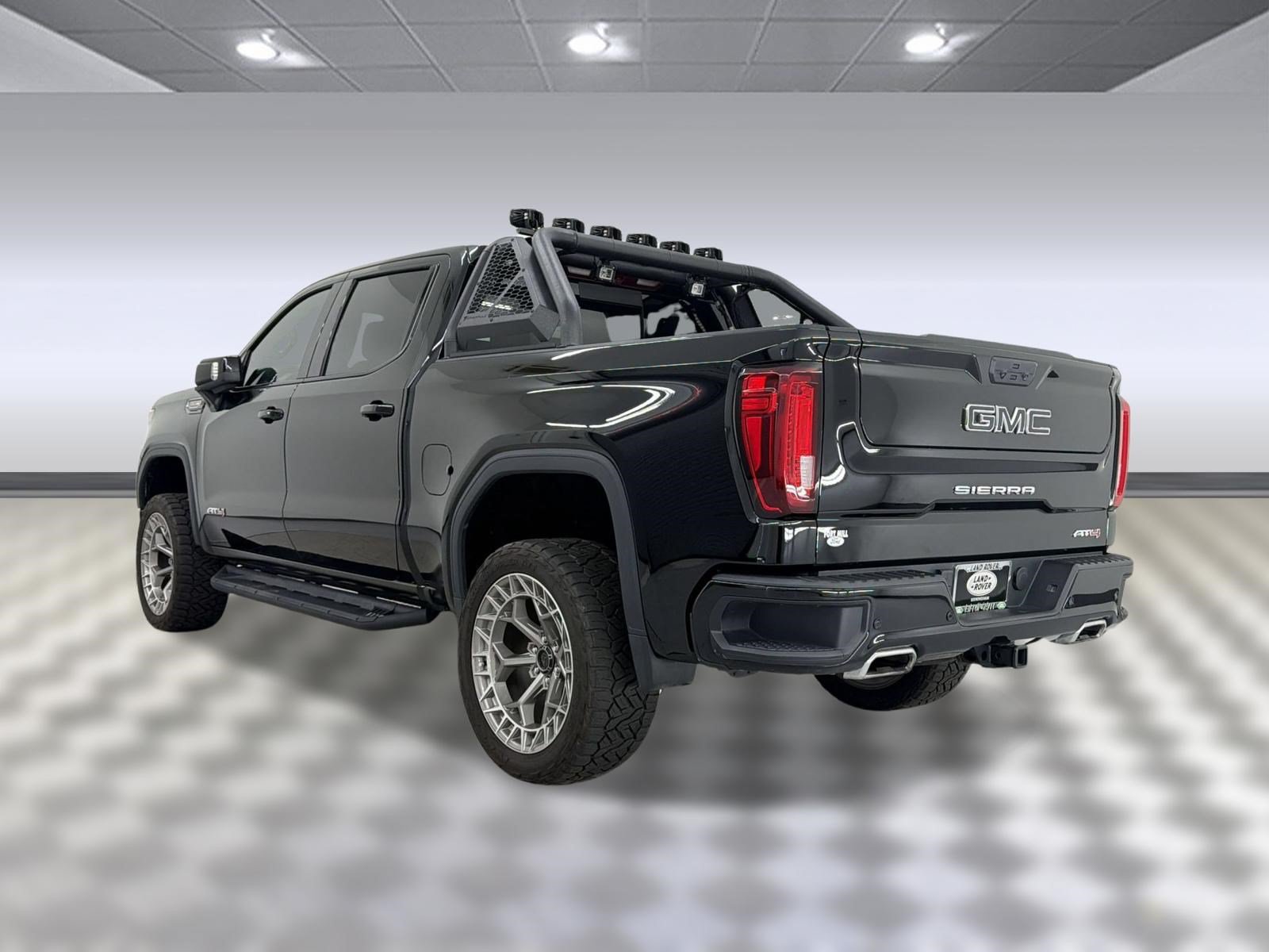 Used 2024 GMC Sierra 1500 AT4 w/ Technology Package AWD/4WD image 3