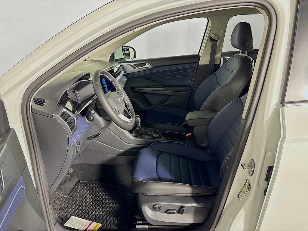 New 2025 Volkswagen Taos SEL image 11