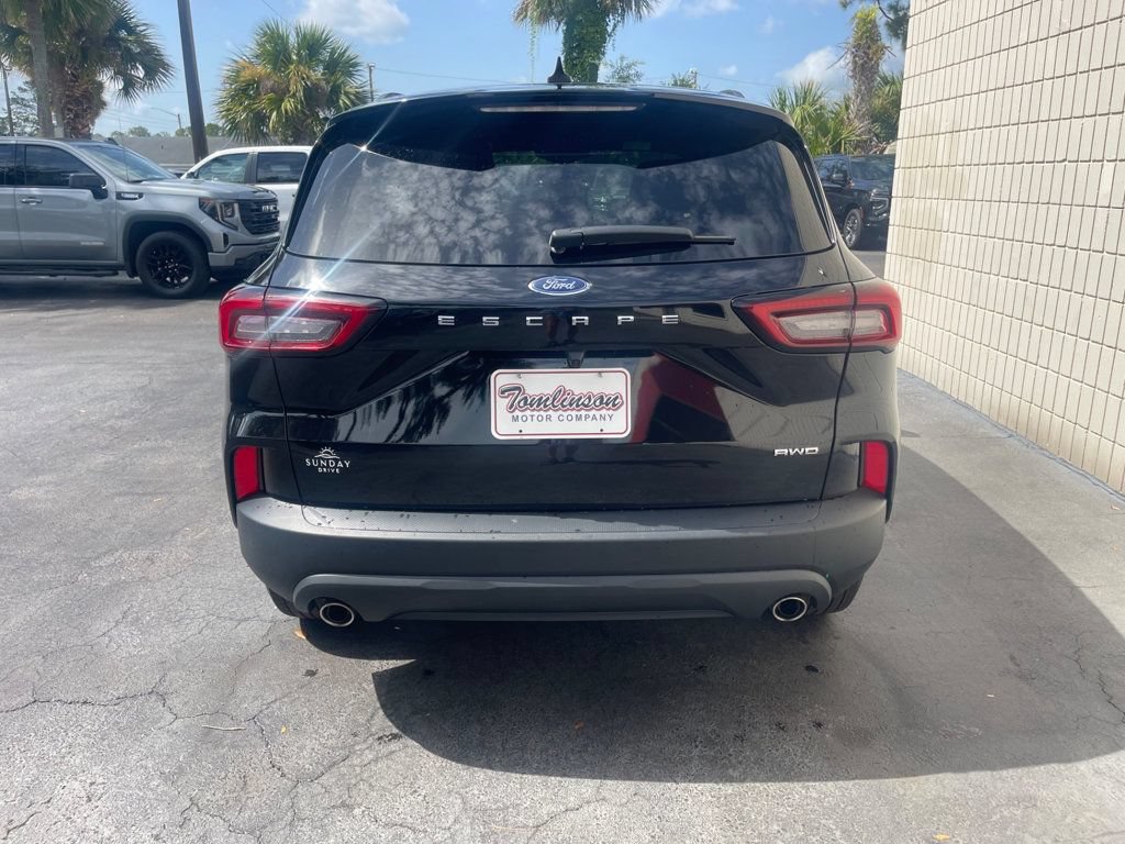 Used 2025 Ford Escape ST-Line AWD/4WD image 4