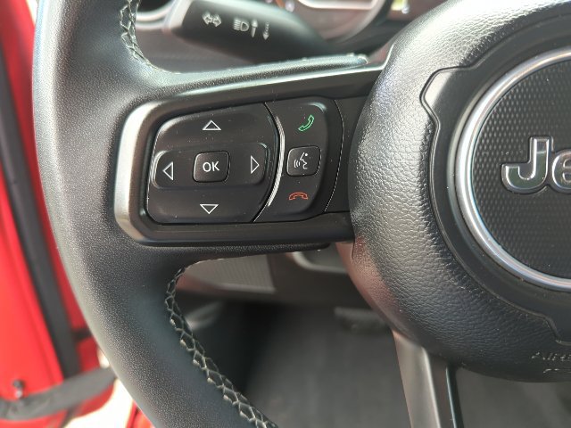 Used 2025 Jeep Wrangler Unlimited Rubicon AWD/4WD image 12